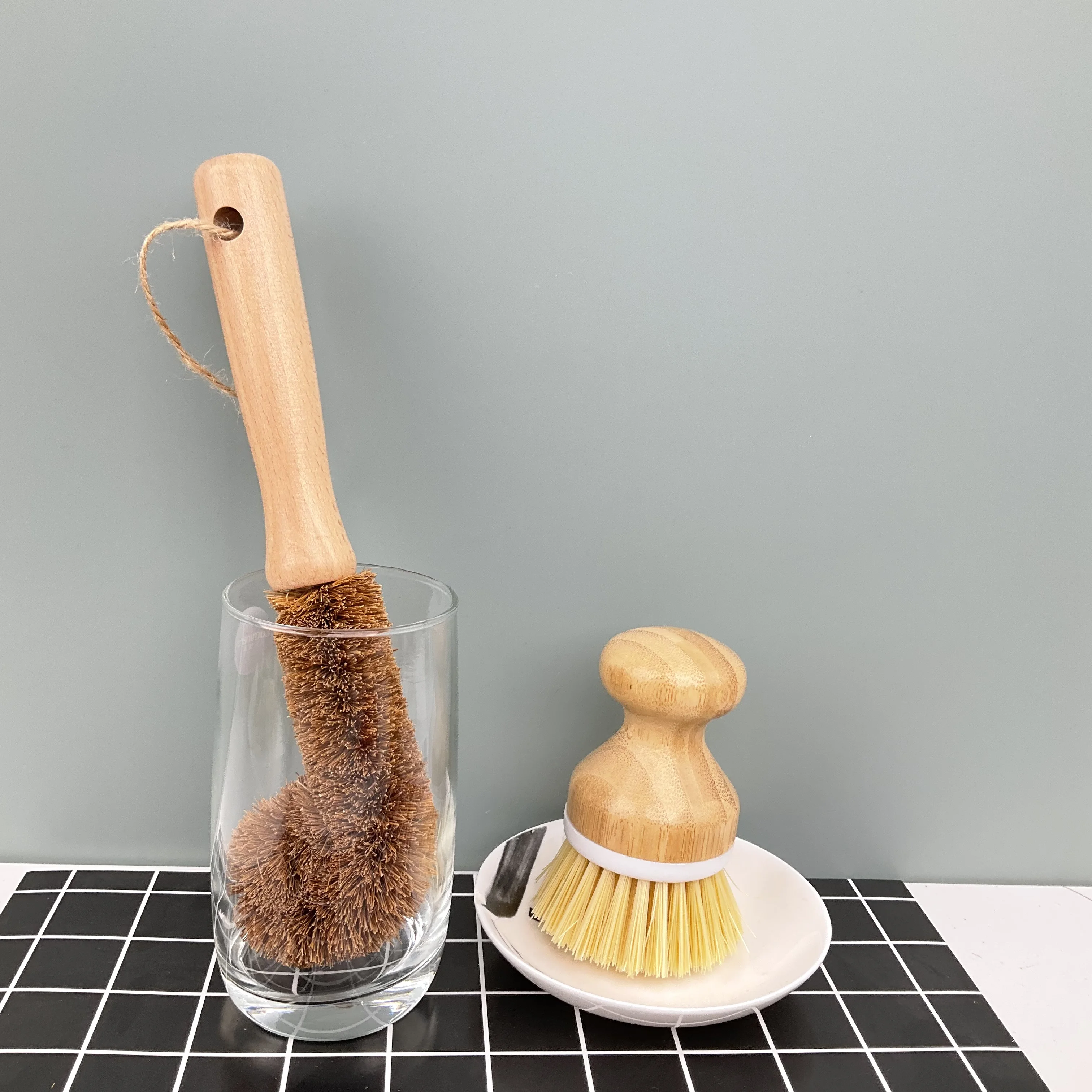OEM /ODM Kitchen Brush Scrub Set with Bamboo Handle and Coconut Fibers Bristles Vegetable /Bottle Dish Pot Cleaning Brush
