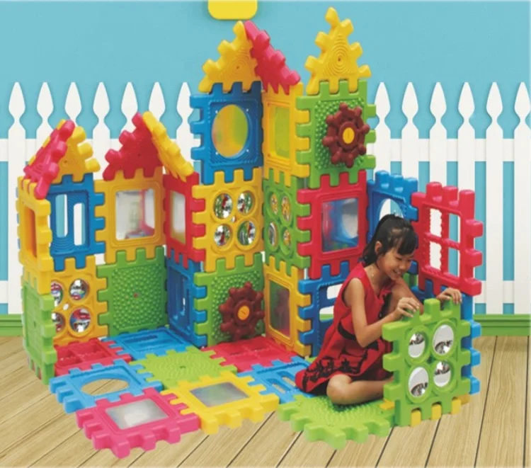 Eco-friendly  plastic bricks diy blocks toys big plastic building block educational toys for kids