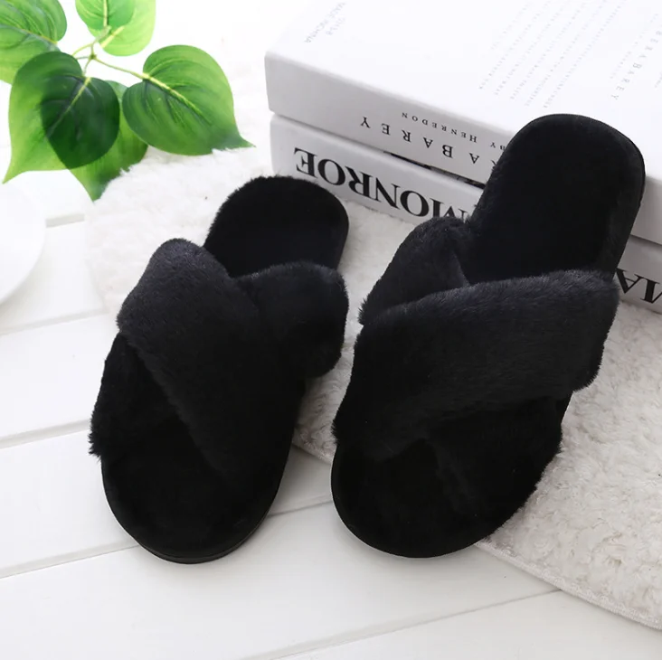 Fashionable Cozy Plush slides thick Home Wholesale clog Indoor Cross Plush Slippers Women Faux Fur Fluffy slippers