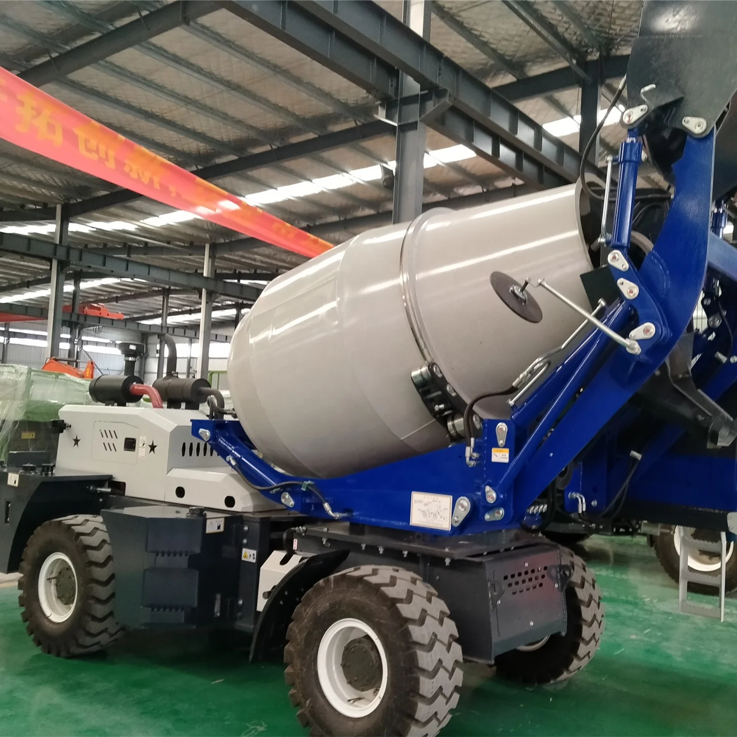 Hot Sale Mini Truck  Concrete Mixer Prices Automatic Electric Concrete Mixer China  Self-loading Concrete Mixer