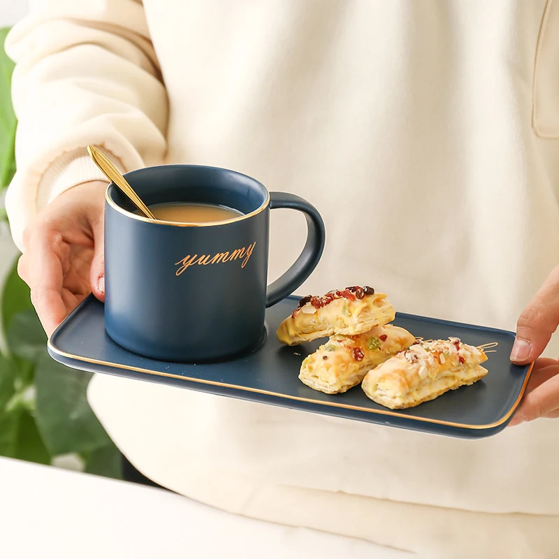 Wholesale 300ml Creative Luxuery Vintage Porcelain Tea Cup Sets Custom Logo Ceramic Coffee Mugs Cup and Square Saucer Set