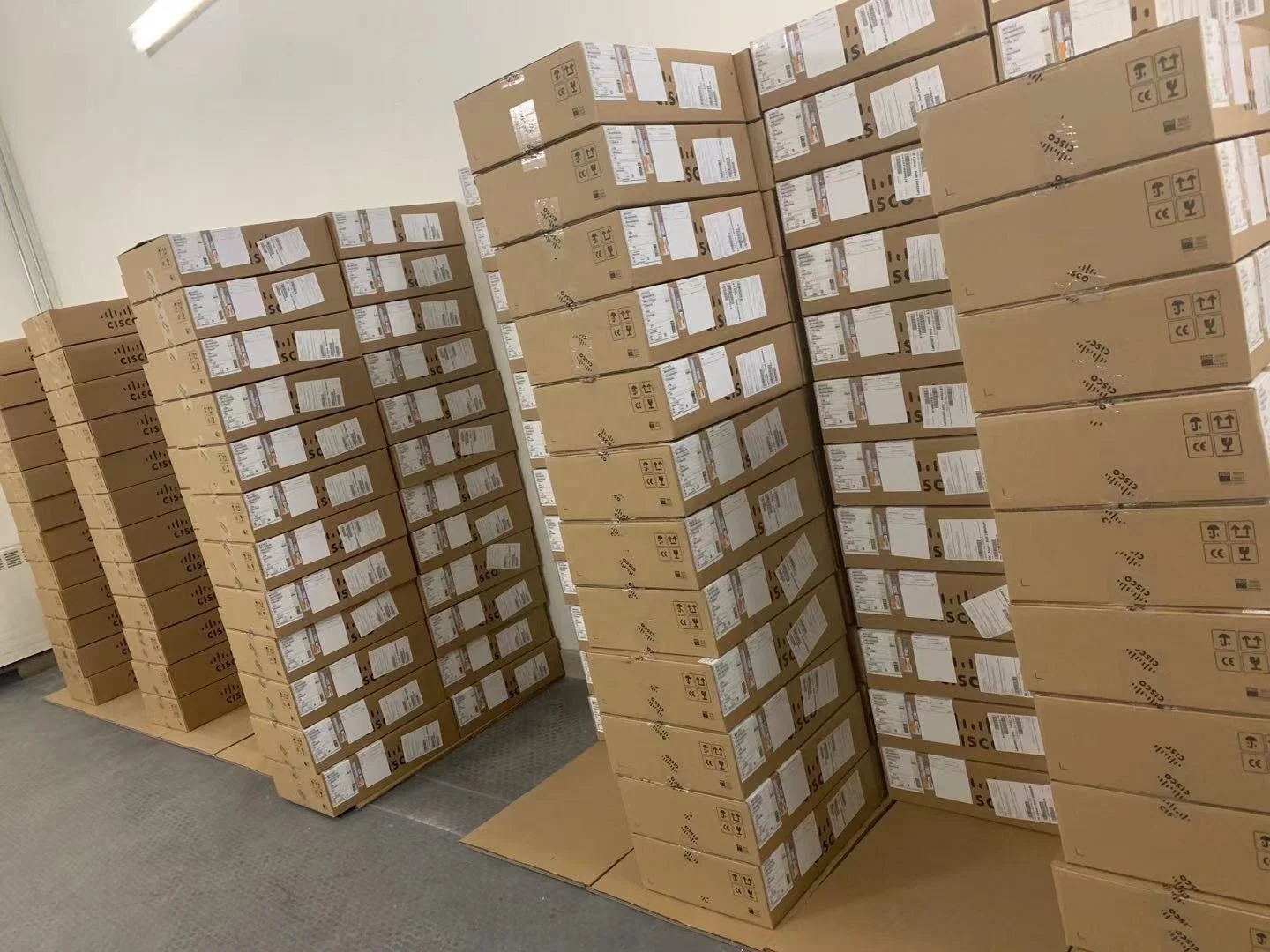 Original new sealed 9300 Series 24 Port Poe Switch C9300-24P-E