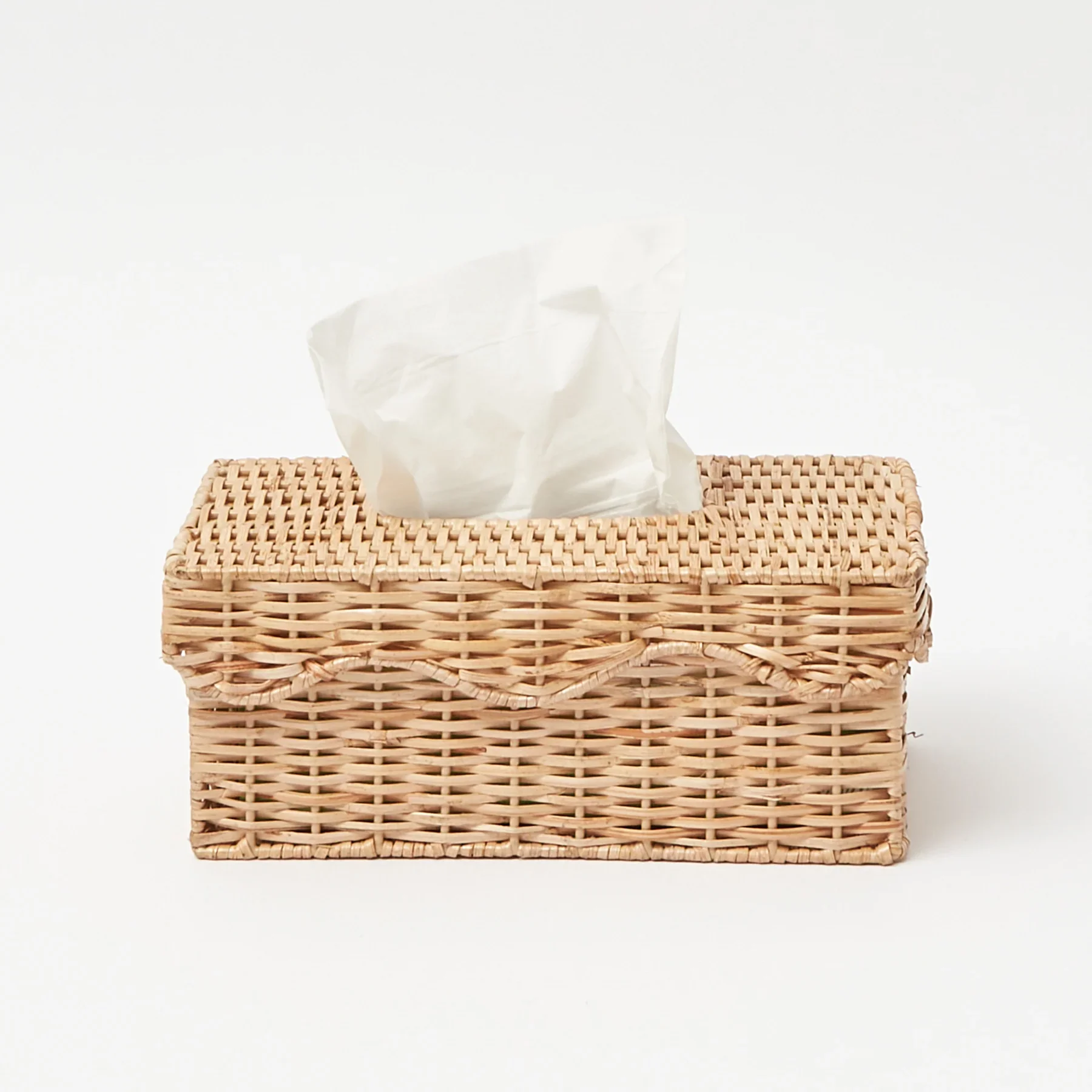 Eye-catching Rattan Tissue Box Hot Trend Natural Tissue Holder With Scallop Lid For Table Accessories