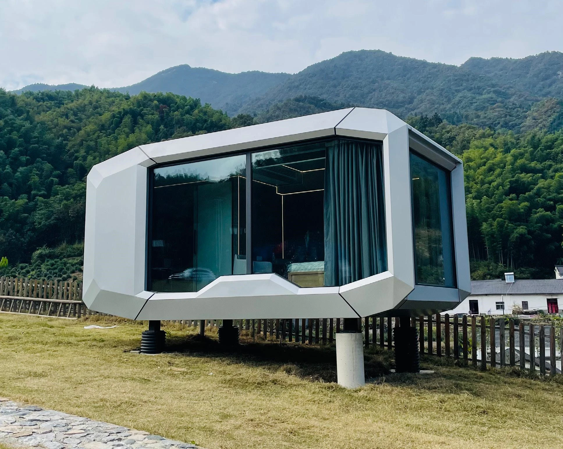 4 Bedroom Villa Aluminium Glass Modern Home hotel houseboat prefab house