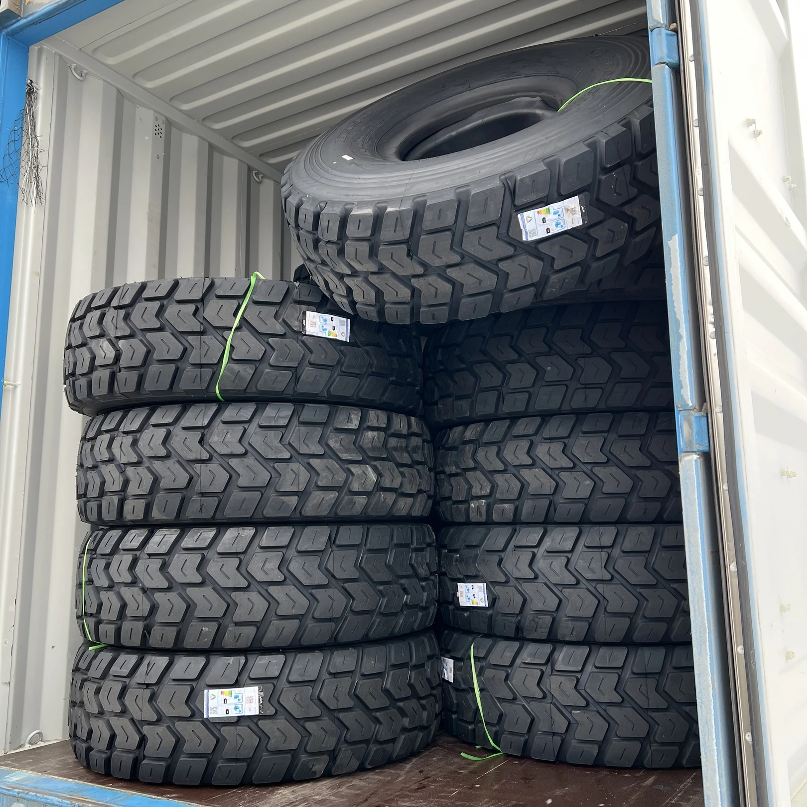 worcraft brand Truck Tires 4X4 6X6 Tyres 425/65r21 425/85r21 oil truck gas truck