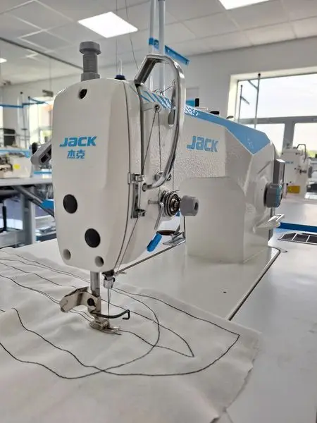 Jack F5 Single Needle Flat Bed Lock Stitch Machine Industrial Sewing Machine Brand New Electronic 7MM Max. Sewing Thickness 100