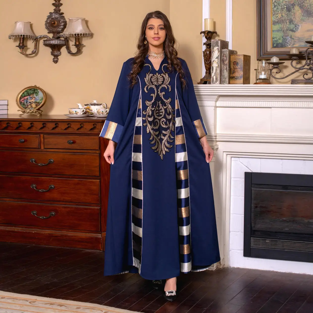 Factory Wholesale Customized New Arrival Fashion Embroidered Beading  Abaya Women Muslim Dress