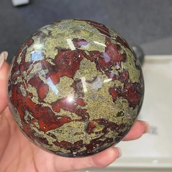 Wholesale Red Dragon Blood Stone Crystal Balls Natural Stones Sphere for Healing and Feng Shui