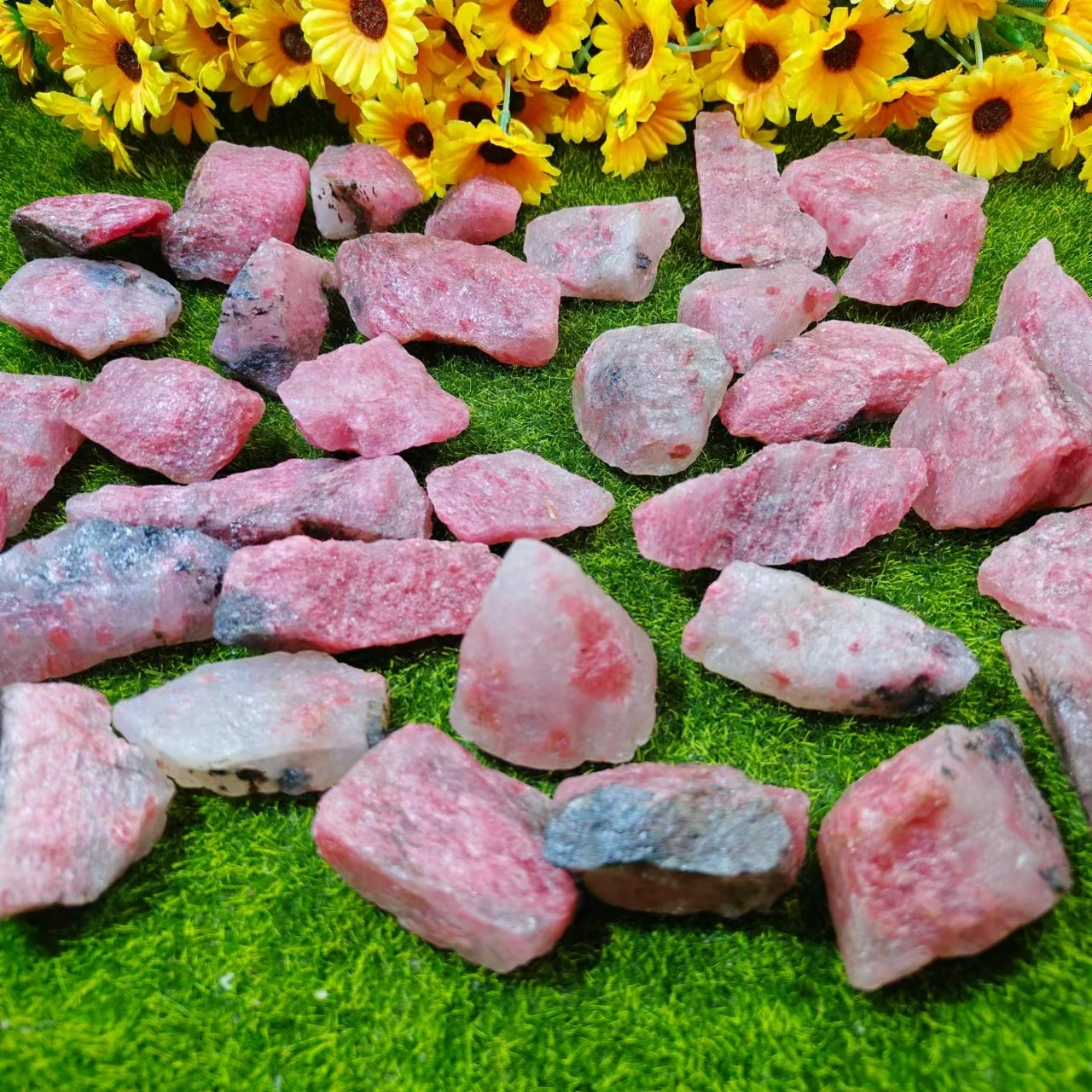 High Quality Natural Crystal Hand Carved Wholesale Rhodonite Raw Stone Crafts For Home Decoration