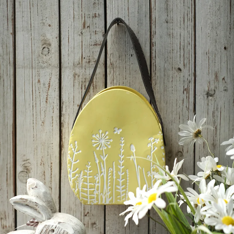 Factory Bulk Sale Yellow Egg Shape White Striped Metal Hanging Flower Pot Decoratio  container  packing/giftpacking