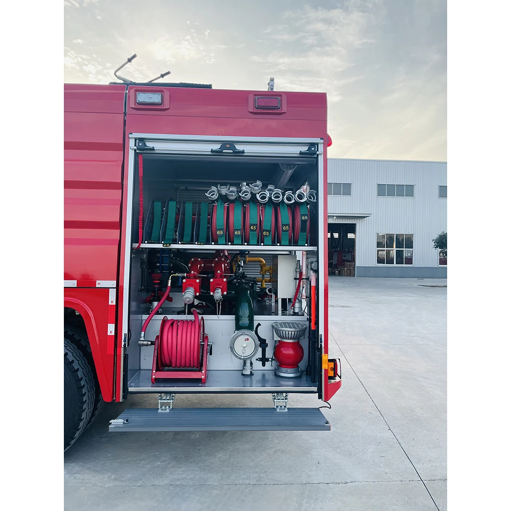 2024 new factory cheap price Sinotruck sitrak man 6000 L water and foam tank pump fire fighting truck with seat for sale