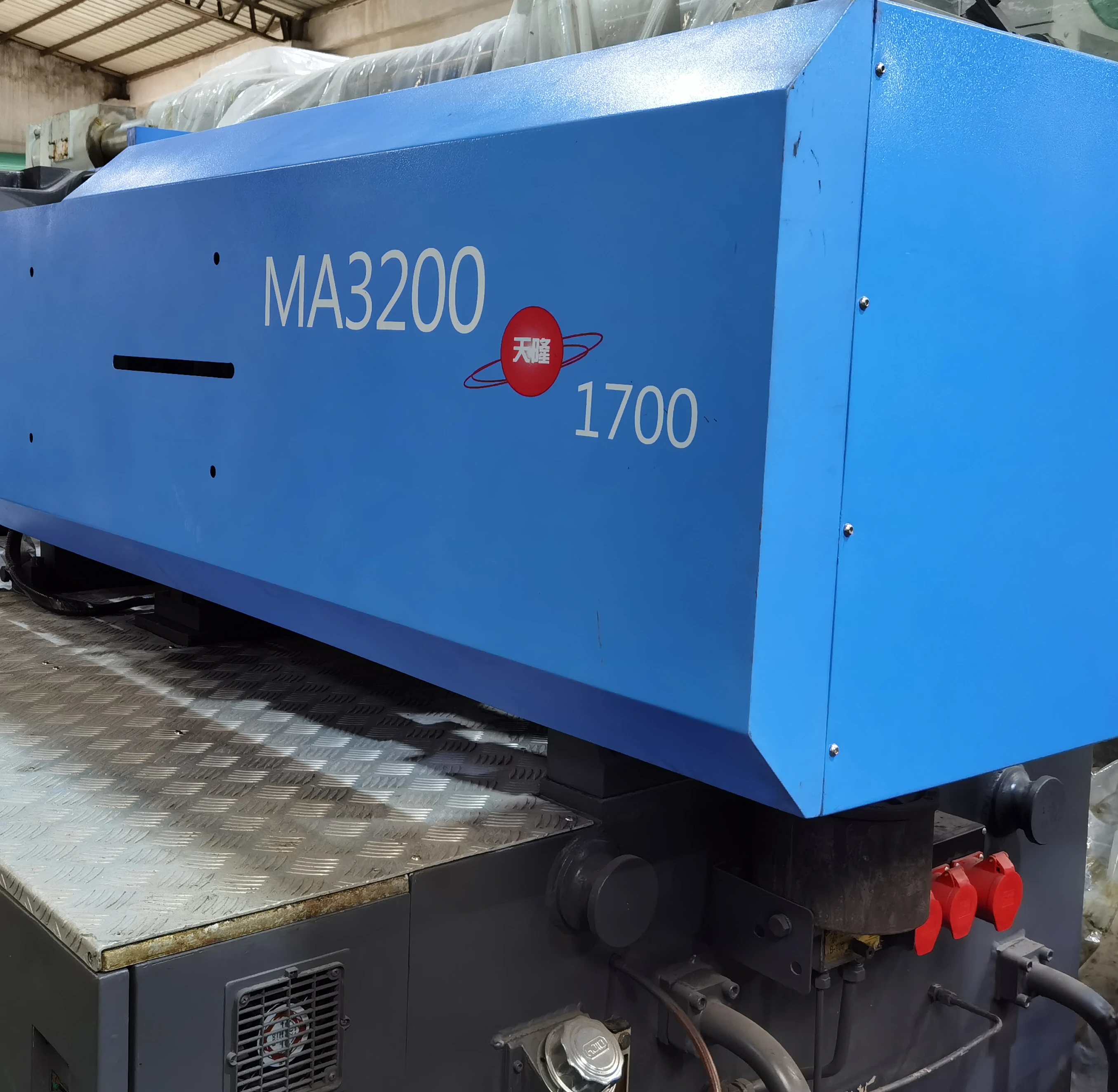 Продажа 90% новых машин для литья под давлением 320t сервопривод машина для литья под давлением