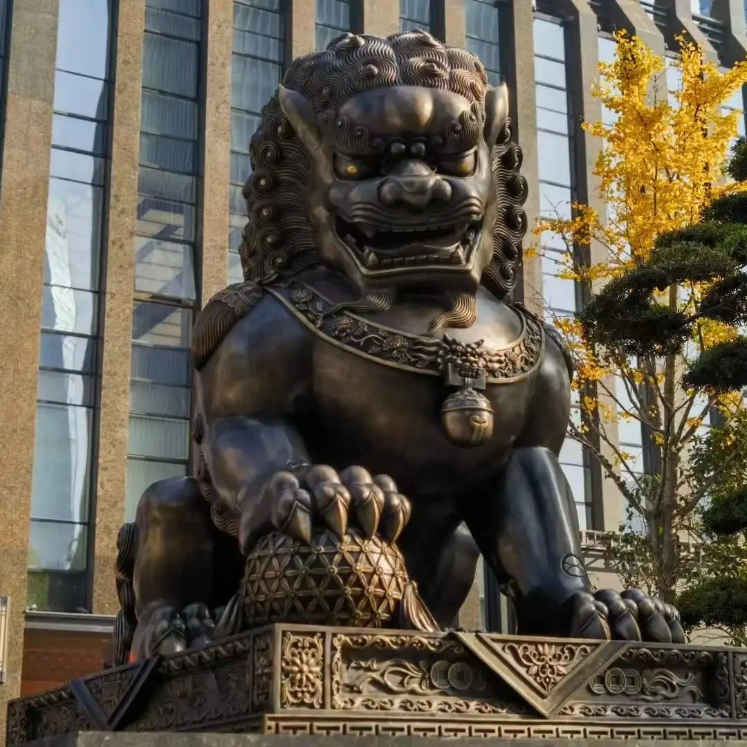 Hot popular outdoor decoration cast bronze lion statue life size decor metal art animal sculpture