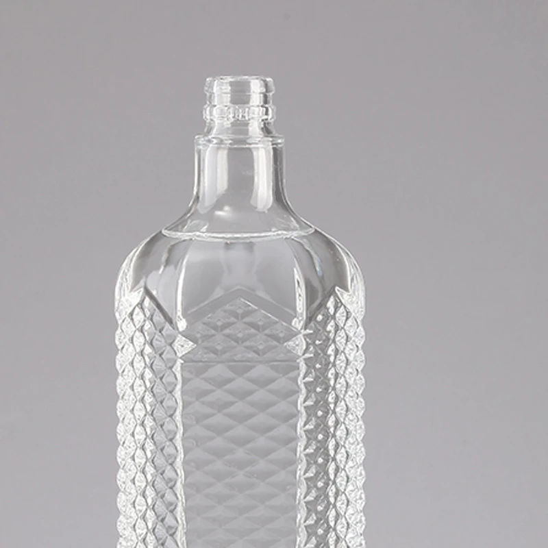 Hot Sale and Cheap Price 1000ml Clear Whisky Glass Bottle  For Wine with plastic lids