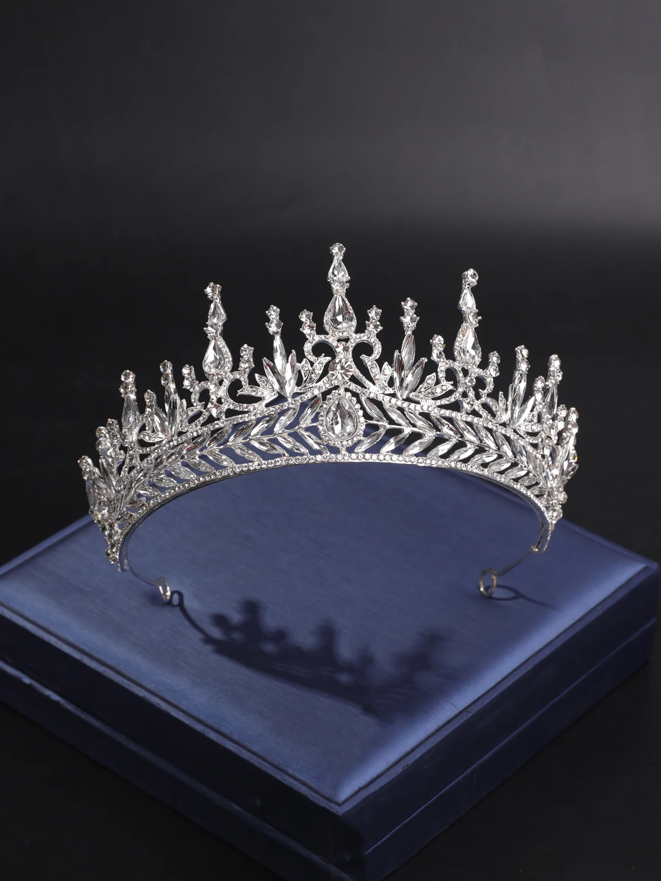 Made In China High Quality Crystal Tiara Flower Tiara Head Crown For Women Birthday Party Decorations