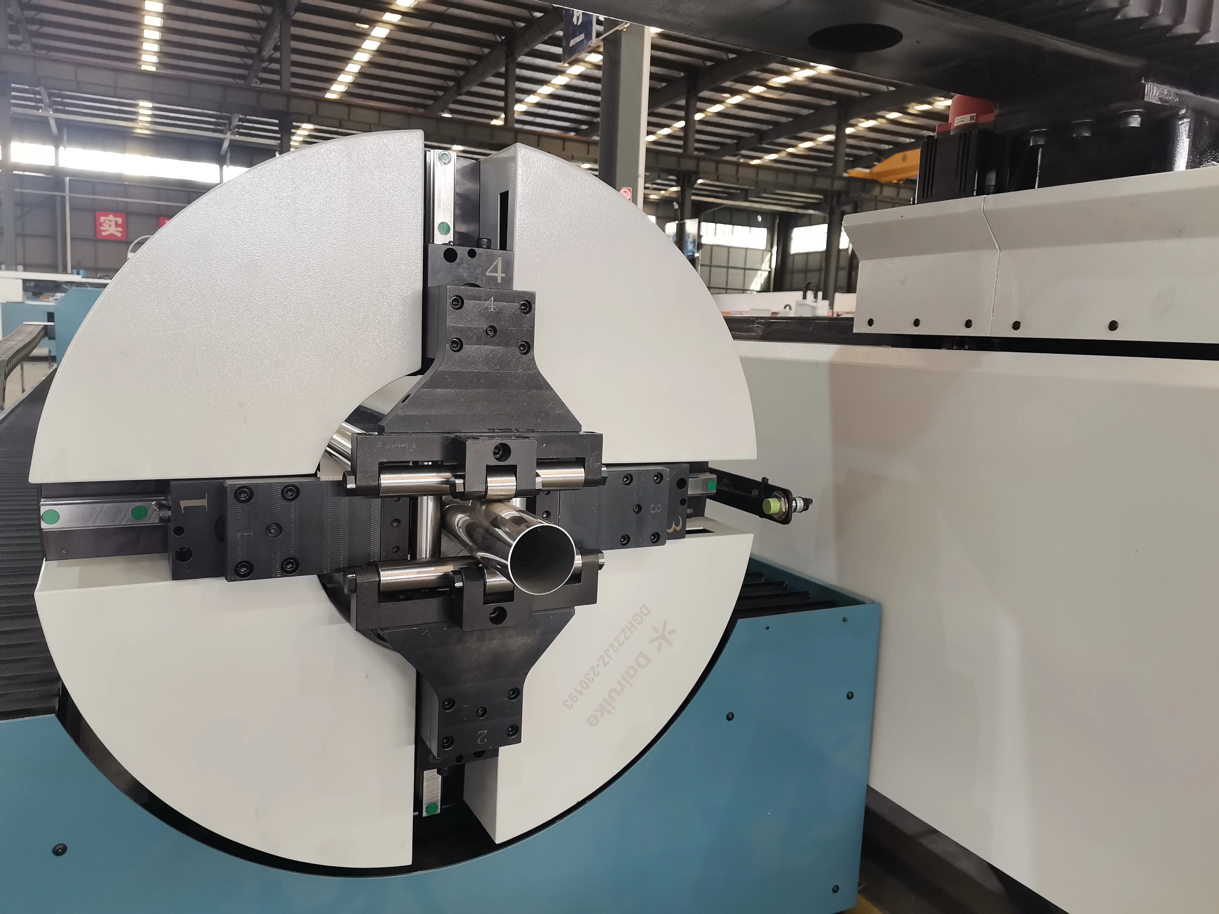 Suda Cypcut Low Price Iron Steel Metal 1500W 2000W 3000W Fiber Laser Cutting Machine