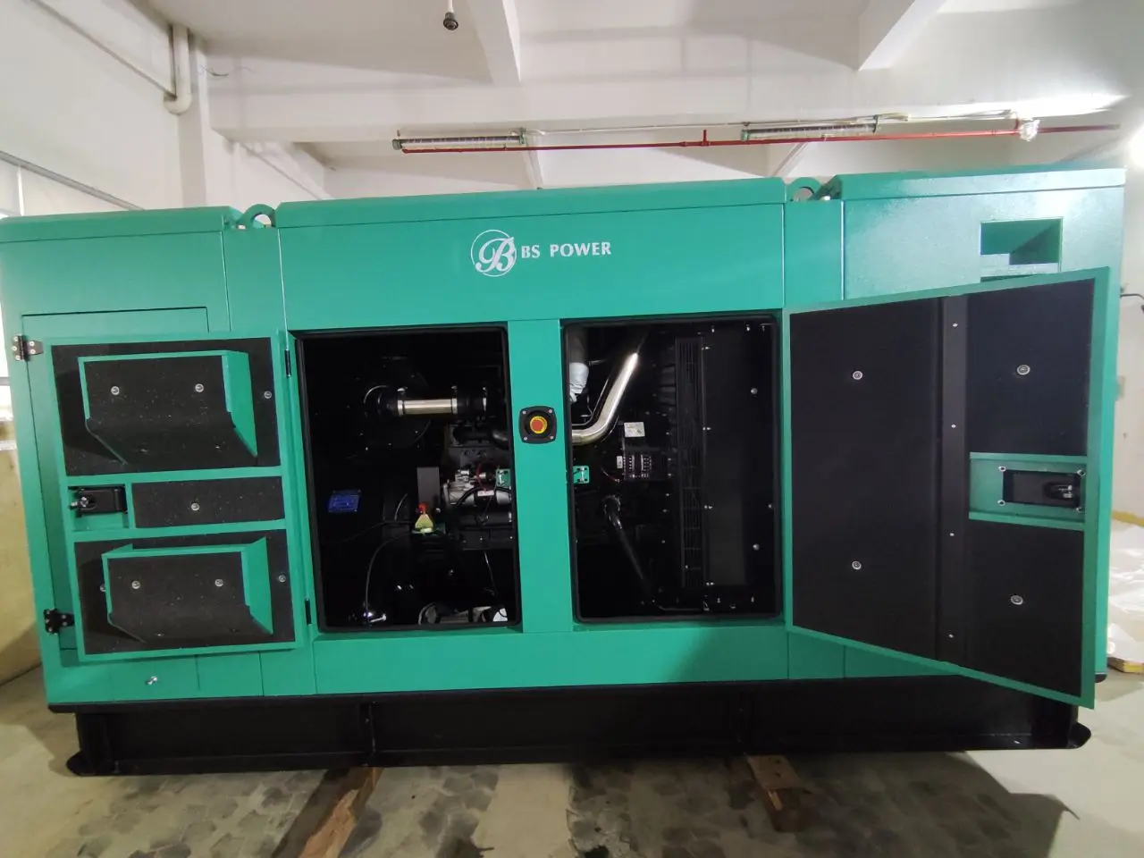 100 kVA diesel generator 3 PH 50HZ 60HZ powerfull  electric genset silent type soundproof canopy in Ecuador market