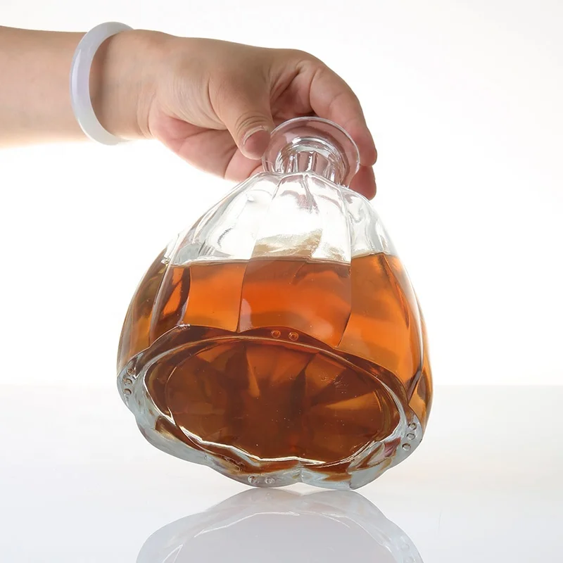 750ML Glass liquor bottles. Sturdy, stylish. Ideal for storing various spirits.