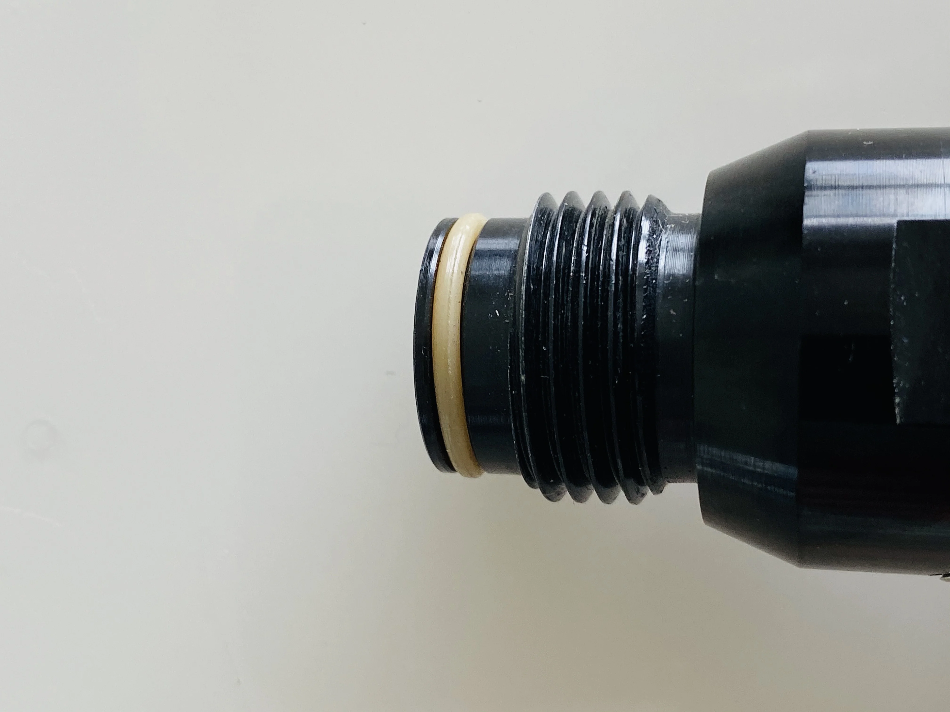 PCP paintball tank regulator 4500psi input with 2200psi output