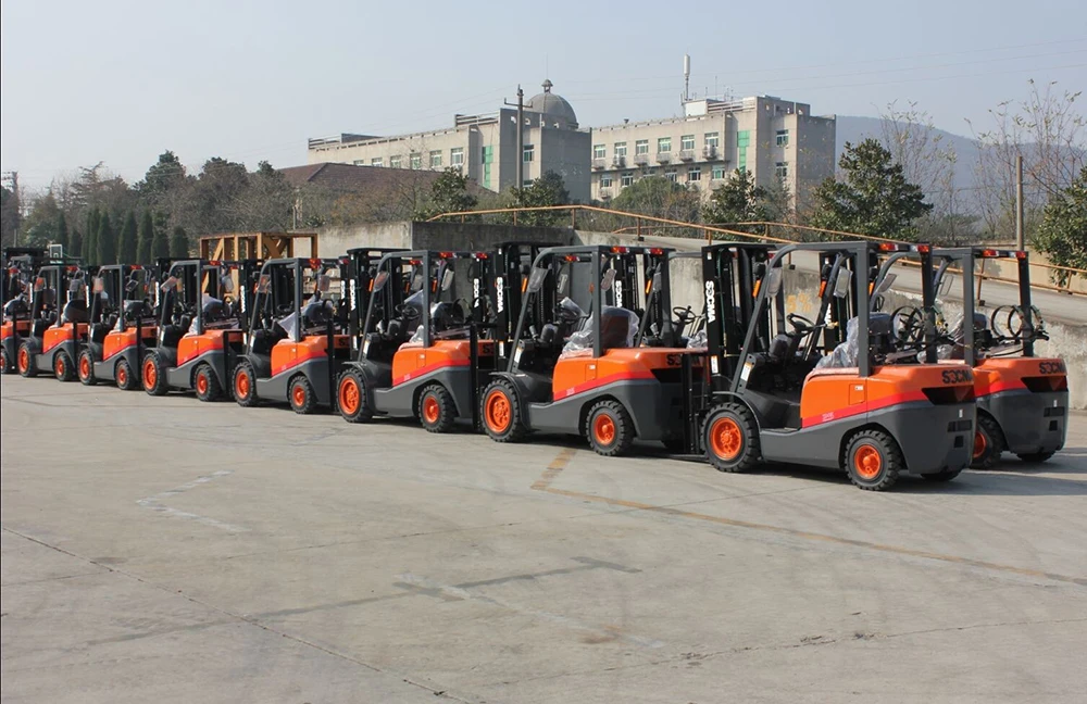 China Supplier Wholesale Counterweight SOCMA FD30T Japanese Diesel Engine Forklift