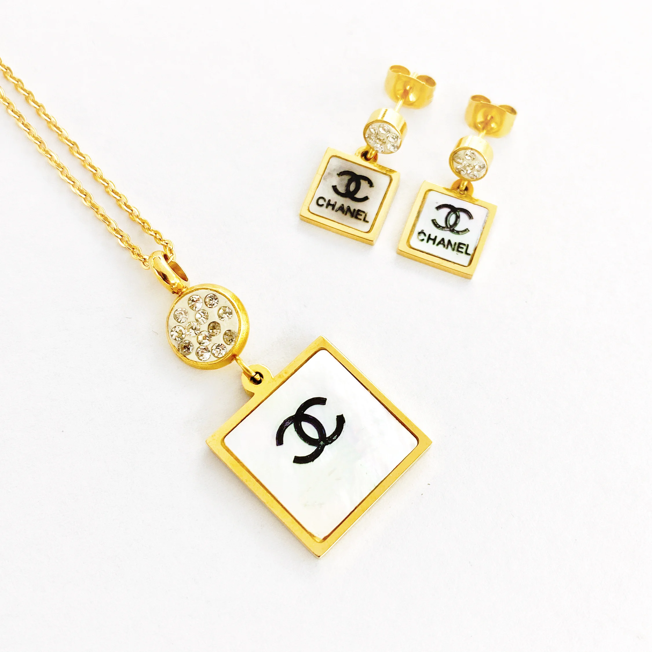 
Titanium Stainless Steel luxury brand Pendant Necklaces Jewelry Rose Gold Chain & Link Wedding Necklace For Women 