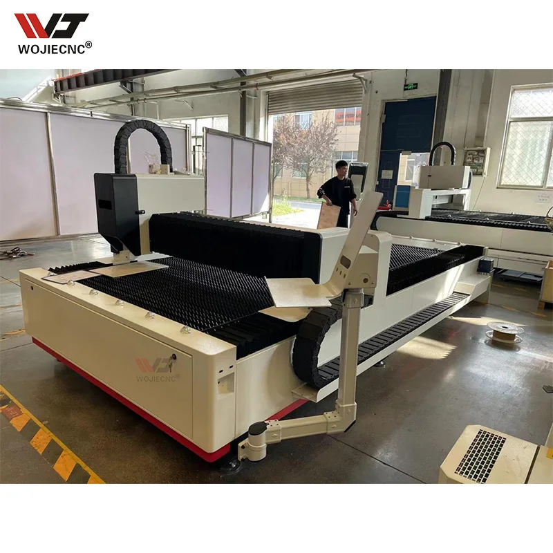 Laser Cutter 1.5KW 2KW 3KW  Laser Cutting Machine For Carbon Steel Stainless Steel