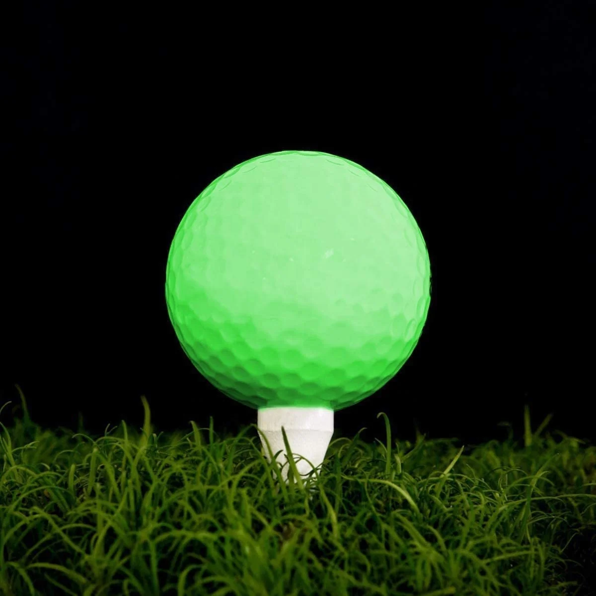 2 Piece Construction Luminous Night Golf Balls Fluorescent Glowing Golf Balls Long Lasting Rechargeable by Sunlight Flashlight