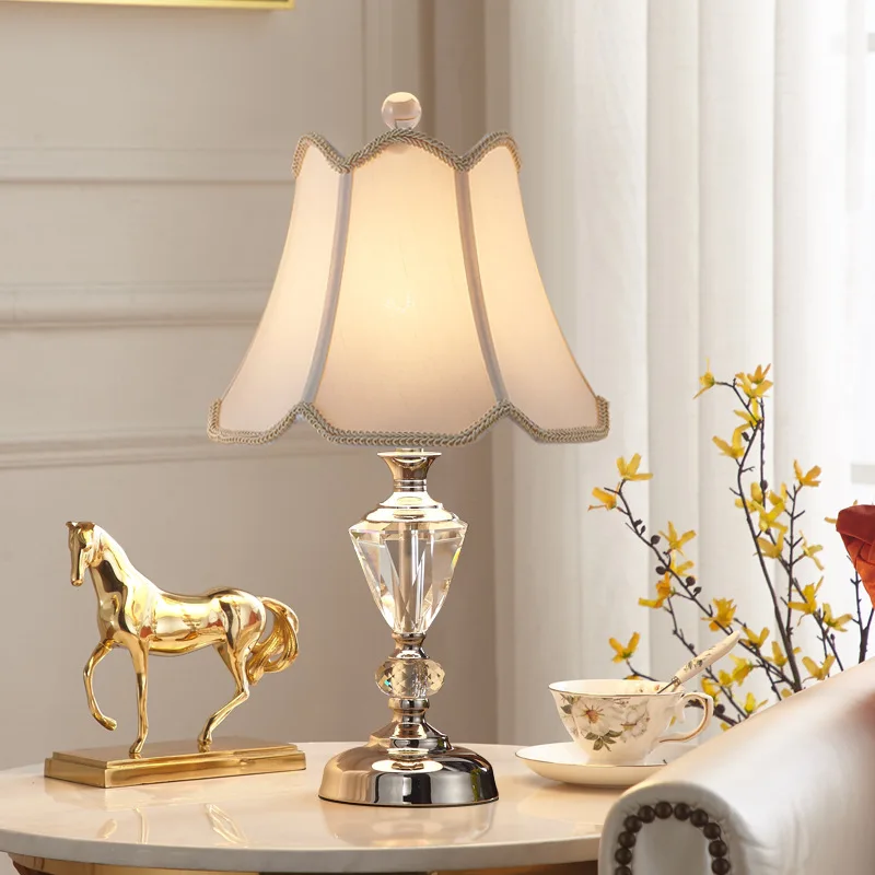 Light luxury European Crystal bedroom bedside table lamp Nordic warm simple creative hotel decorative bedside lamp