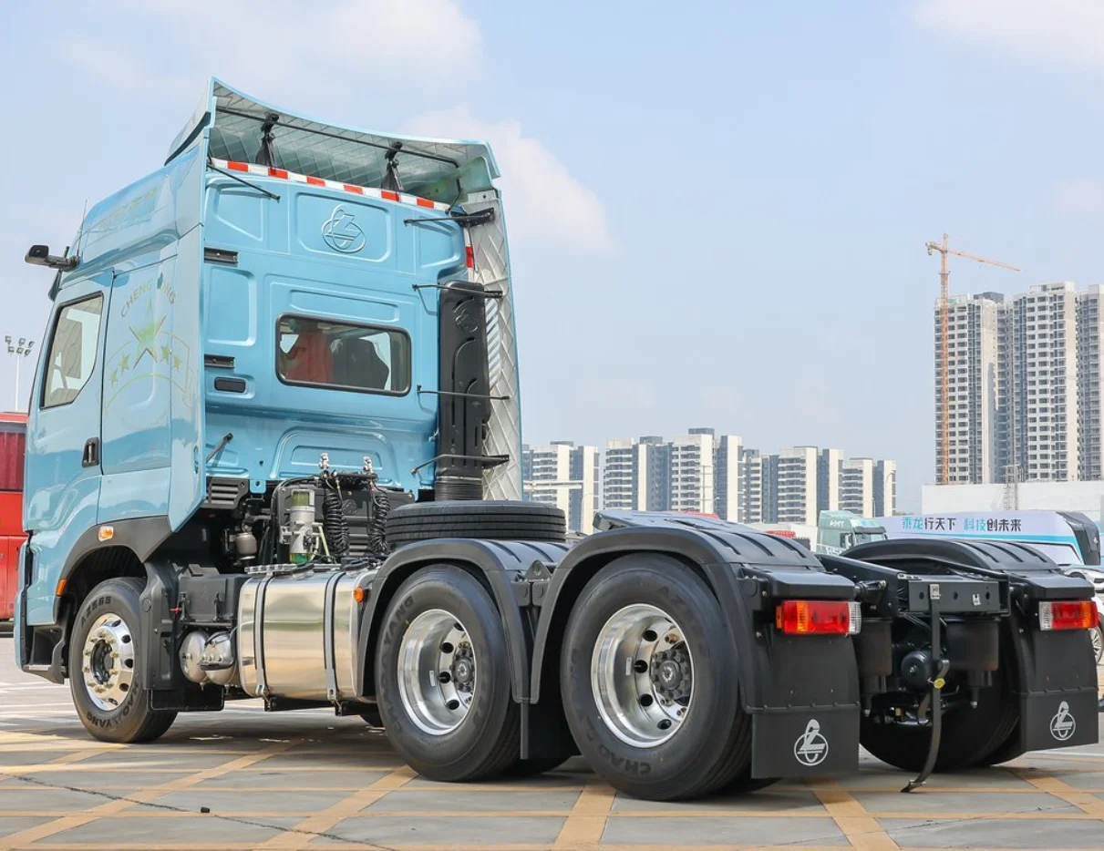 Dongfeng Chenglong H7 600HP 6X4 AMT Automatic Tractor (Eaton) Powerful Heavy Truck for Construction Easy to Operate and Safe