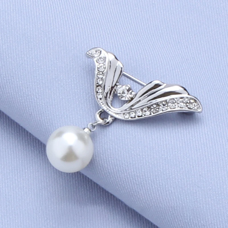 Fashion Pearl Fixed Strap Charm Safety Pin Brooch Sweater Cardigan Clip Chain Brooches Jewelry