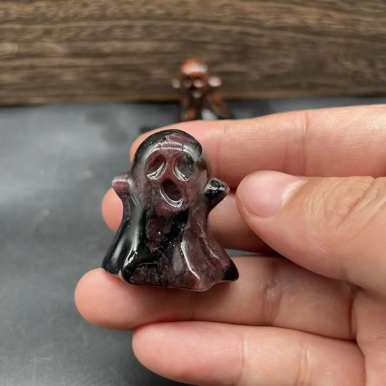 3cm Natural Stones Healing Gemstone Mini Size Crystal Ghost Carving Crafts Amethyst Gifts Hallowmas