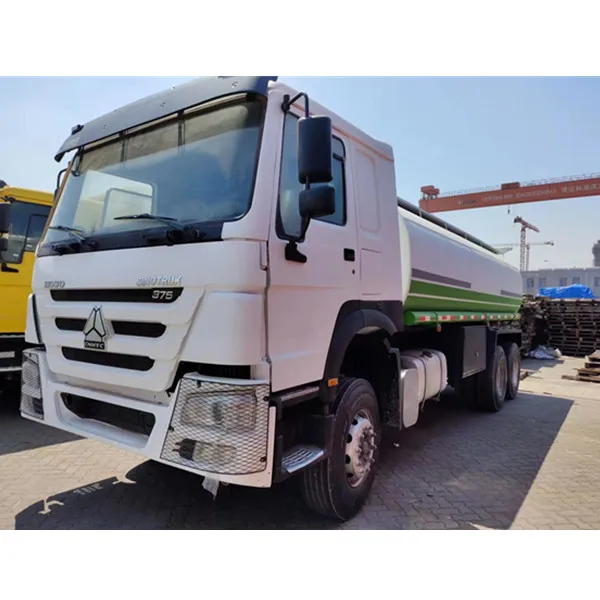 High quality Howo 30 Ton 20 Cubic Meters 3000Liters Sprinkler 6X4 Water Tank Truck For Sale