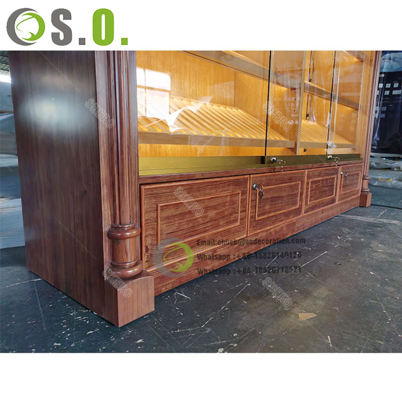 Customized Cigar Humidor Cabinet Furniture  Smoke Shop Display Glass Showcase  Wood Cigar Cabinet
