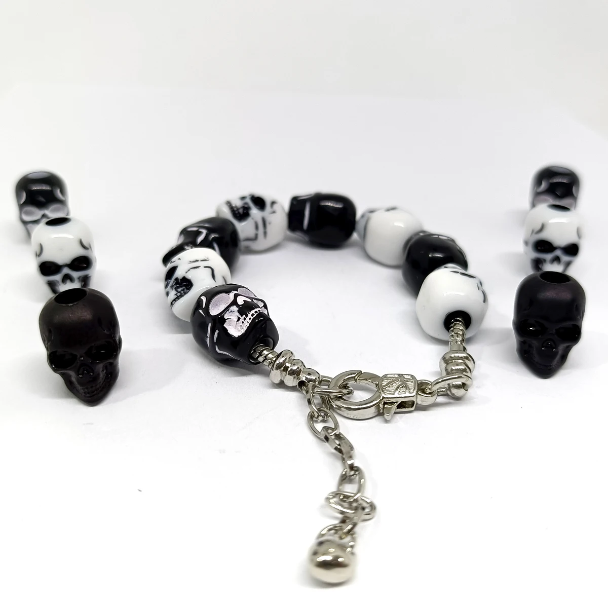 450pcs/Bag large hole barrel bead Skull Halloween Acrylic Beads 15mm Diy Hair Bead Bracelet Jewelry Accessories