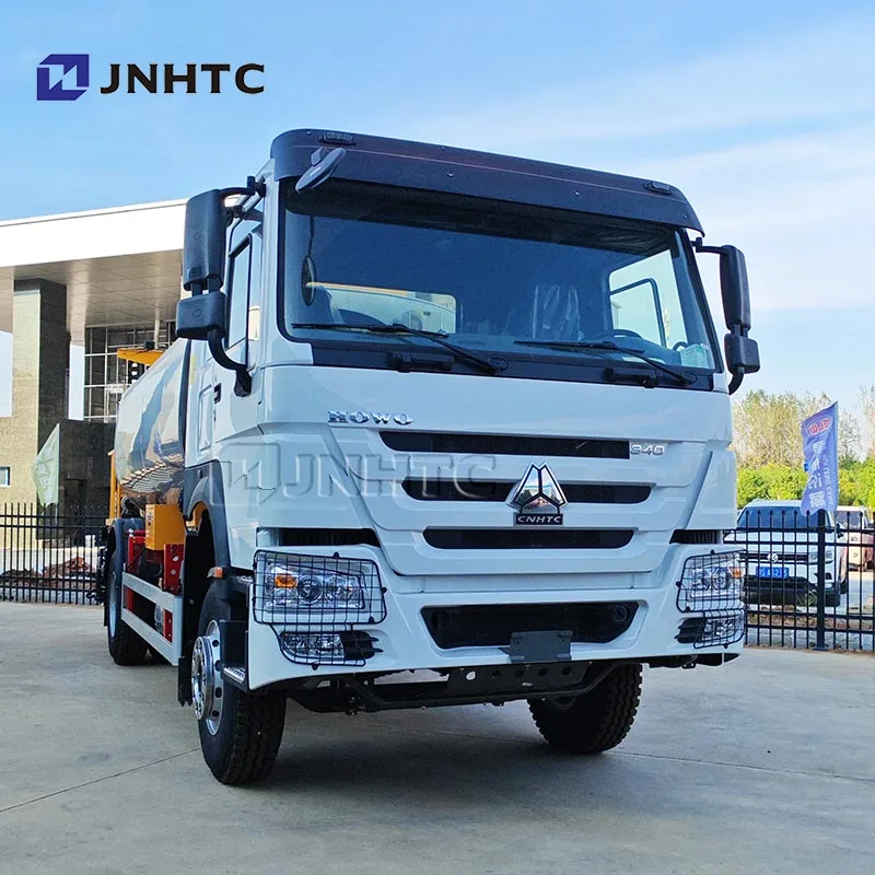 HOWO Asphalt Spraying Equipment Truck 4X2 340HP Intelligent Asphalt Spraying Equipment Truck