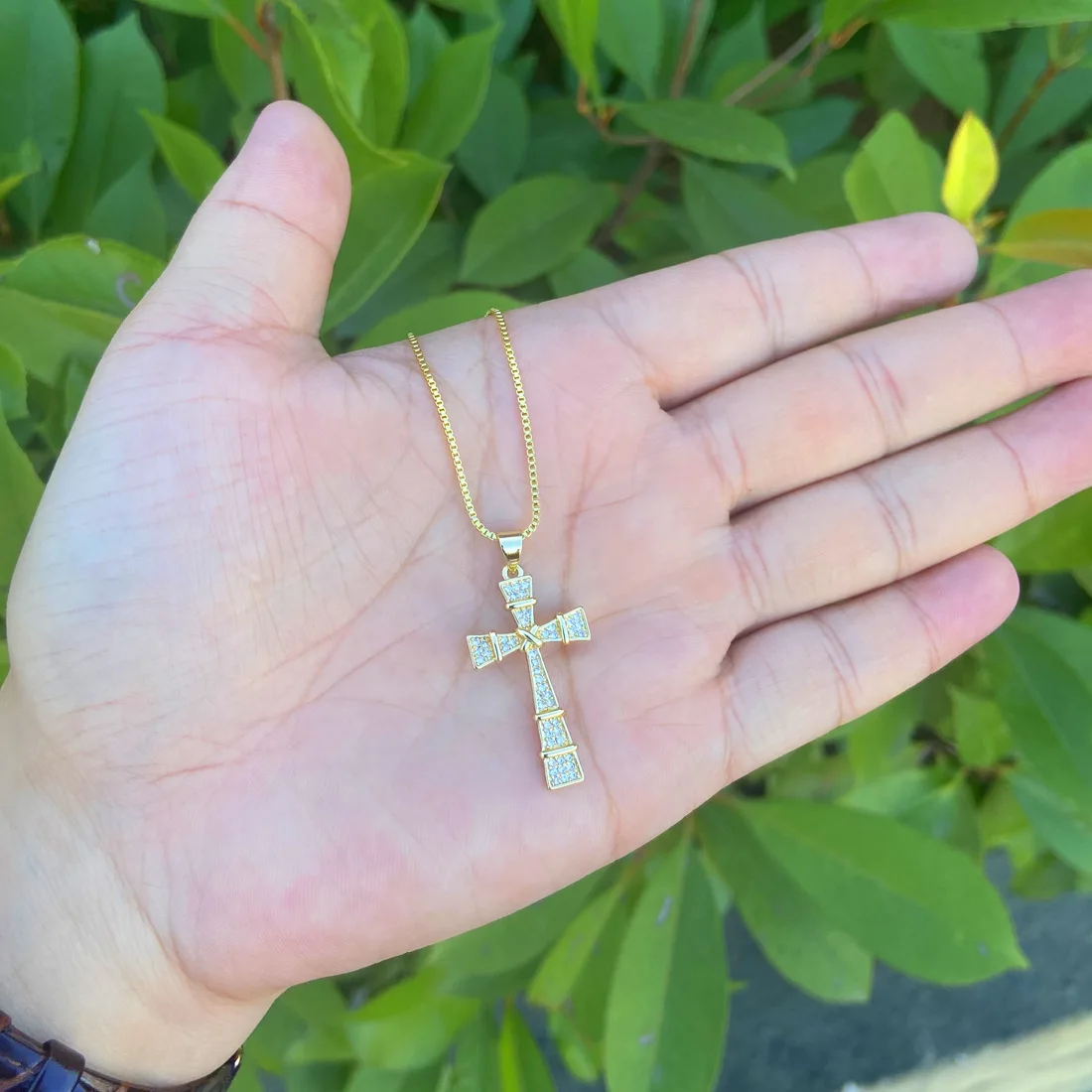 Gaby New Hip Hop Fashion Simple Cross Pendant Necklace 18k Gold Plated Stainless Steel Chain Cross Necklace for Body Jewelry