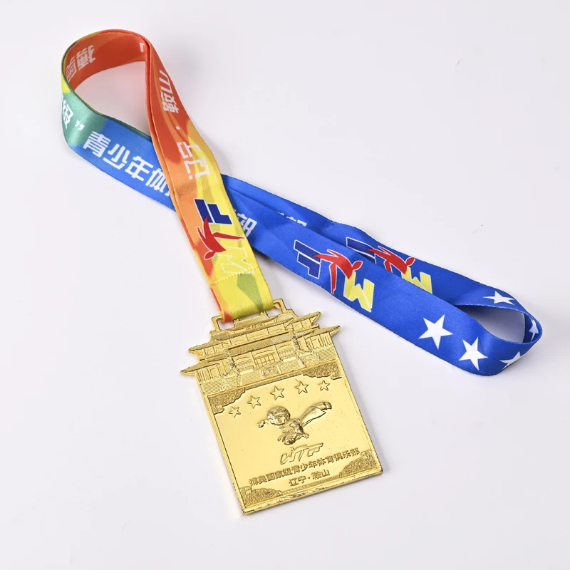 Latest Zink Alloy Distinguished Shiny Golden Medal Badge Silver Souvenir Gift customized colorful metal Medal