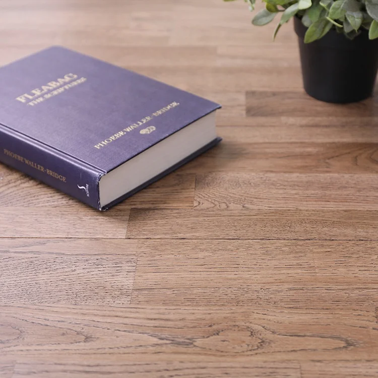 
18mm Slight Brushed Solid Oak UV Lacquered Finger Jointed Hardwood Flooring 