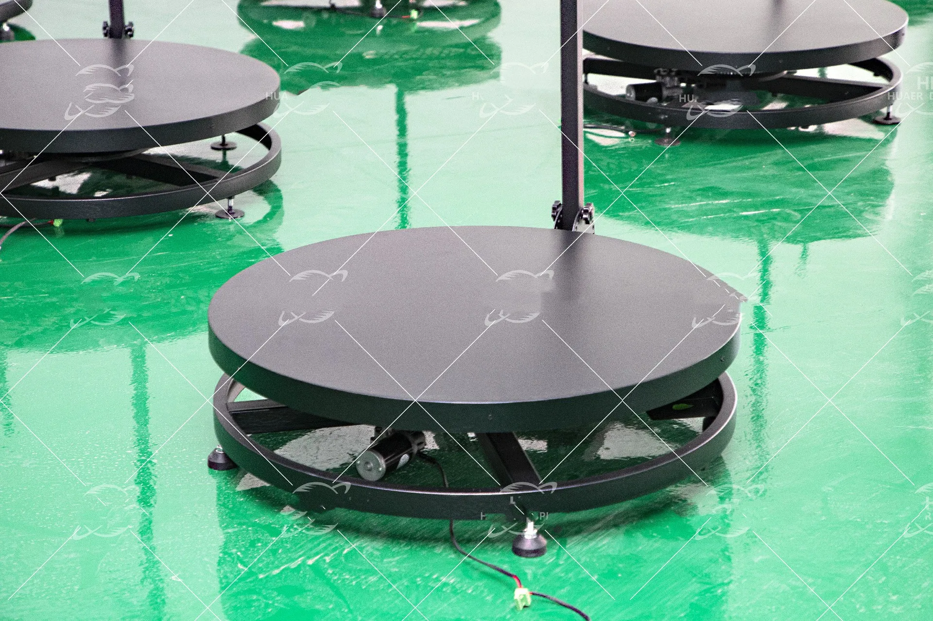 2022 Free custom LOGO 360 ring shooting equipment photo booth intelligent remote control surrounding video booth with LED light