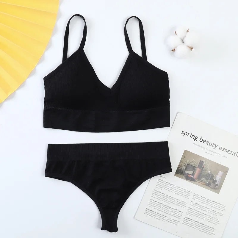 
Wireless Bra thong Sport Set Girl Top Tube Vest Chest Cover Wrap thong Set Push Up Triangle Cup Comfort Underwear Set 
