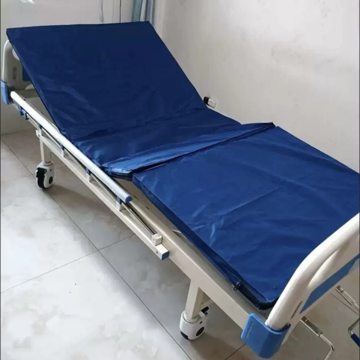 Bestseller Good Price Hospital Furniture Manufacturers two Crank Manual hospital medical bed