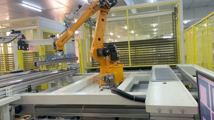 laying up machine-4.jpg