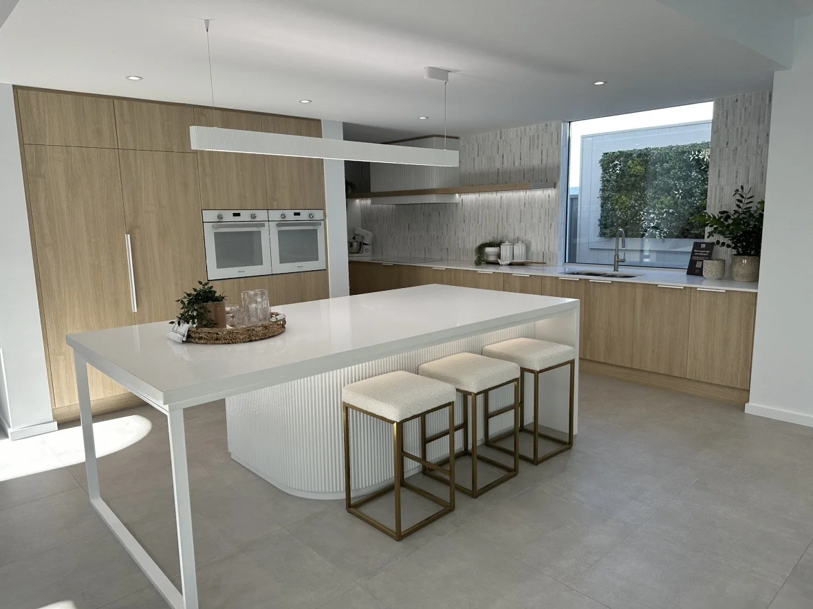 custom hot selling wooden wall cabinets wood modular kitchen cabinet with doors and large space storage kitchen set furniture