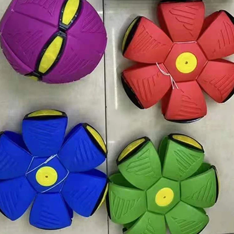Wholesale Magic UFO Ball Flying Saucer Flat Ball Deformation Vent Ball Interactive Pet Training Outdoor Kids Sports Toys
