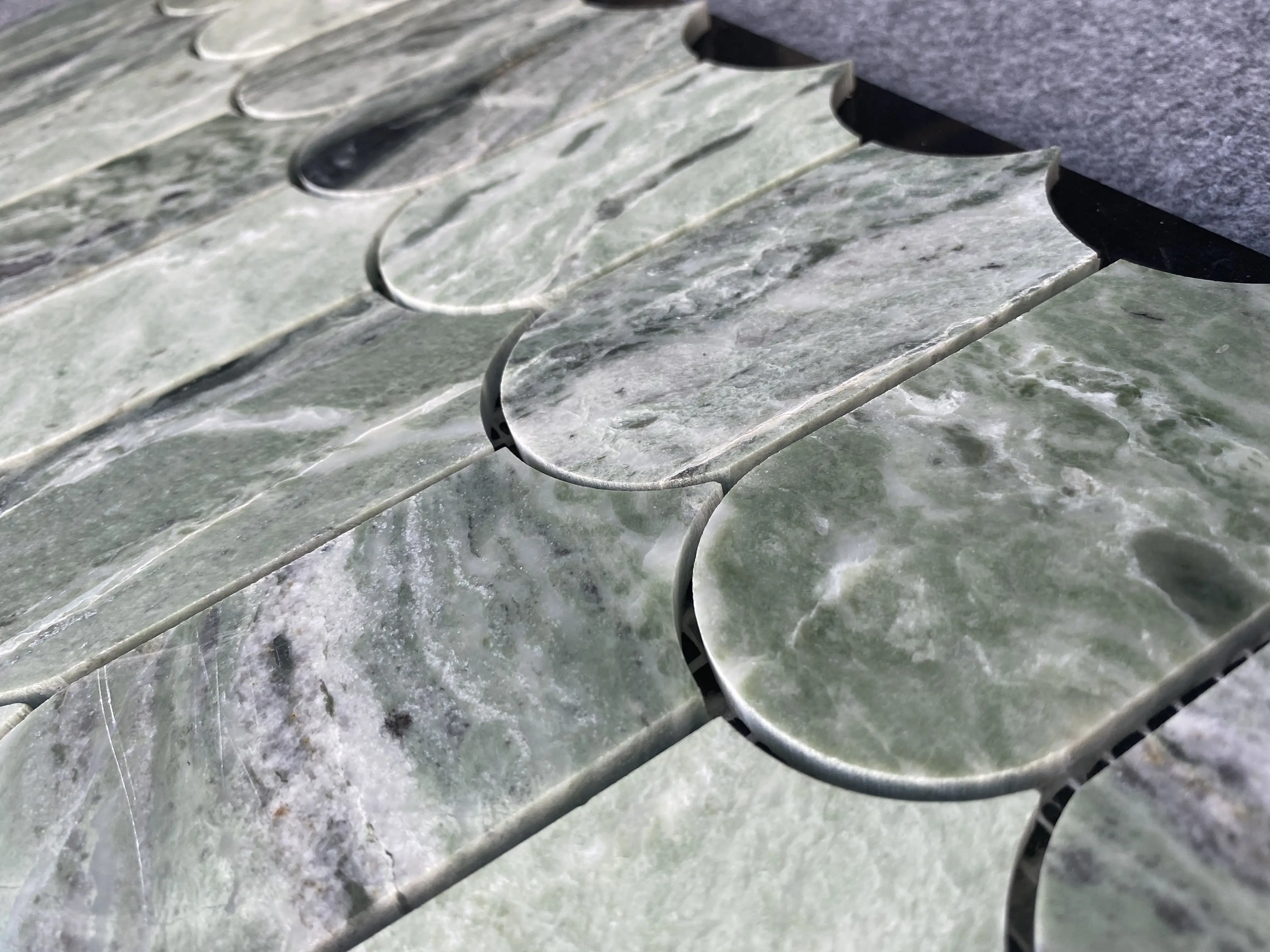 High Quality Feather Shape Emerald Green Stone Mosaic Kitchen Backsplash Bathroom Wall Tiles
