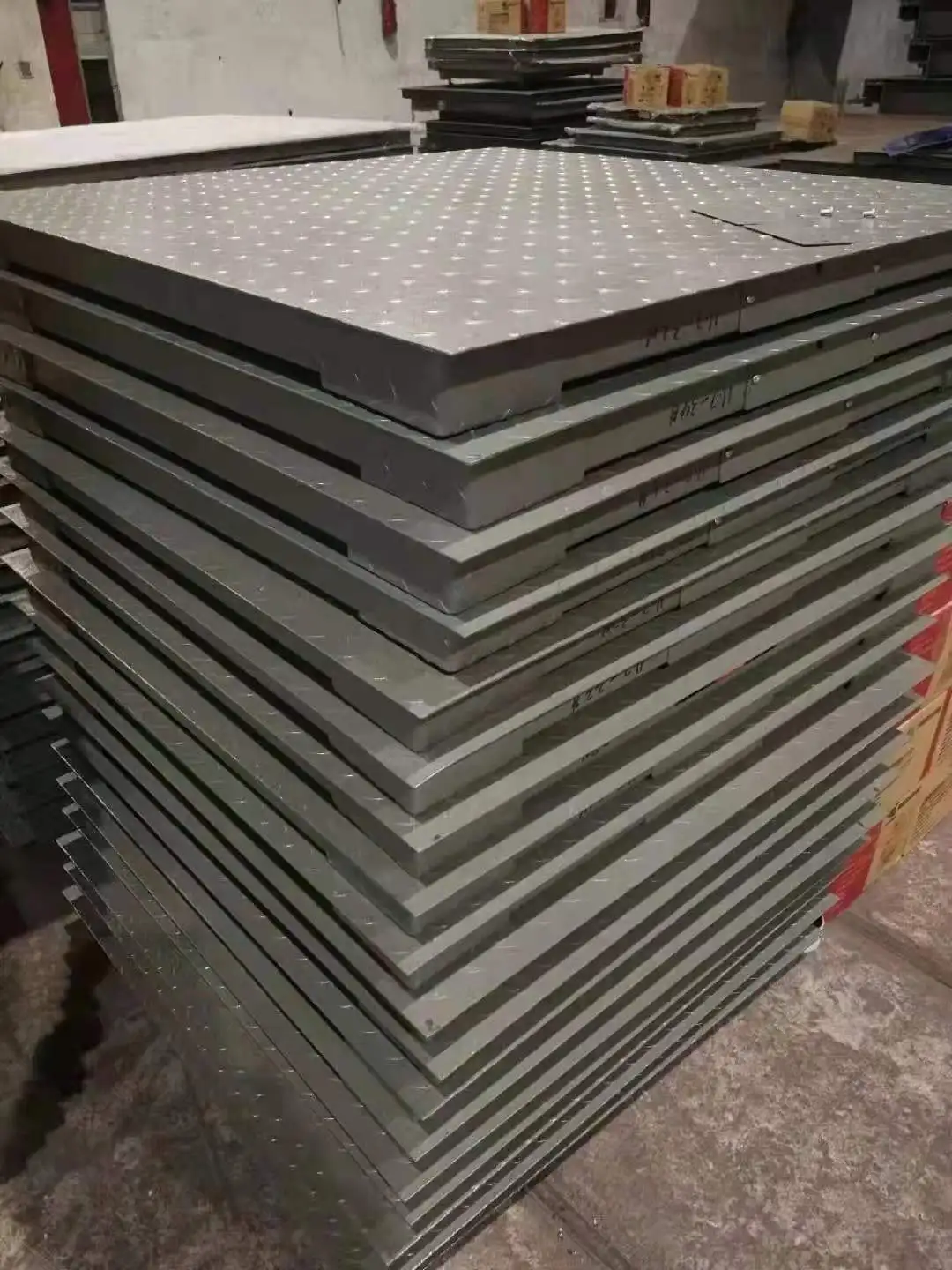 Цифровые напольные весы для взвешивания животных 1 5x2