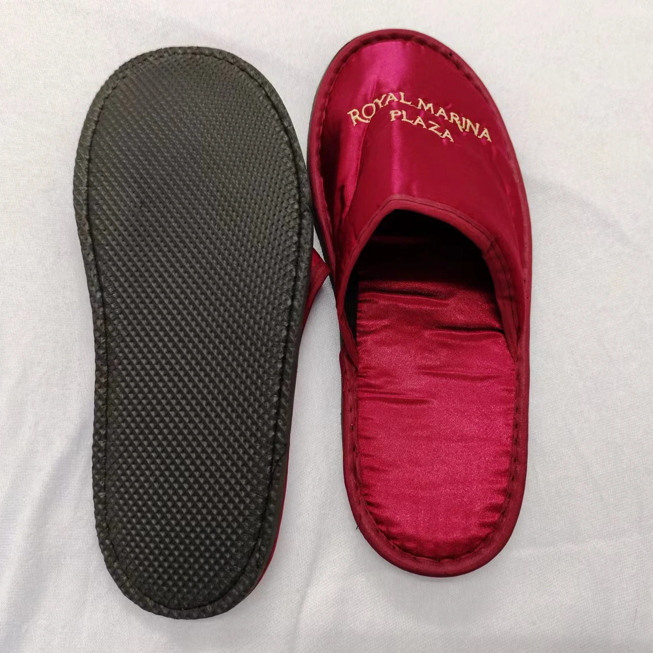 Custom LOGO red wedding bridesmaid slippers wedding essential bridal slippers satin robe matching sandals