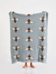 Wholesale super soft warm fluffy microfiber knitted throw lovely cartoon bee blanket for sofa for winter home decoration