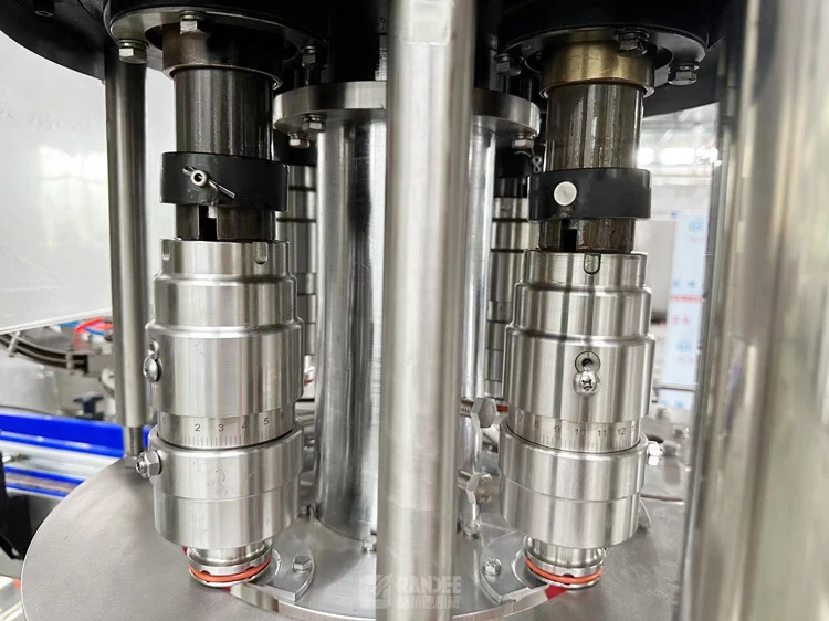 Automatic soda wine beverage bottle cap sealing and capping machine price