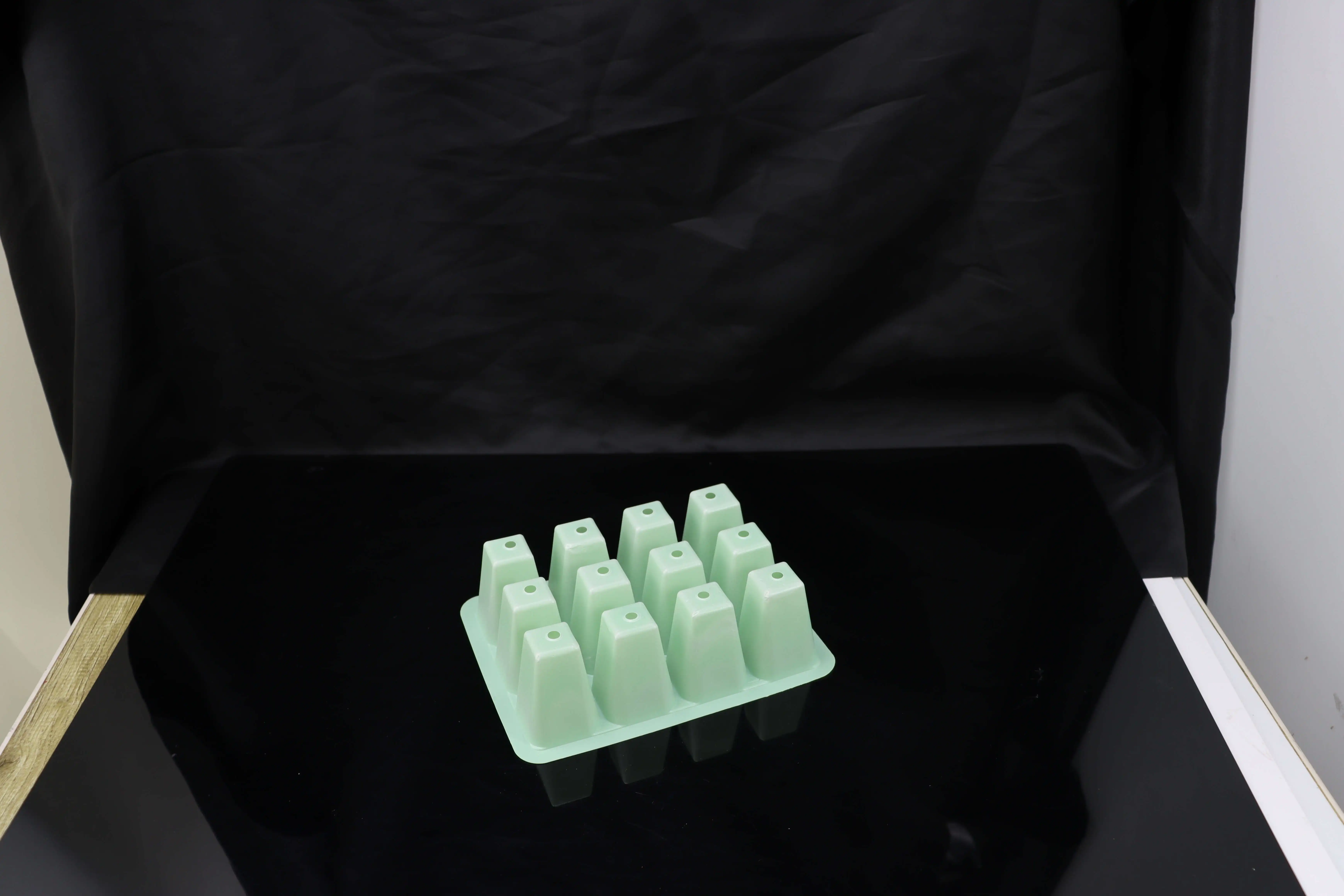 2023 New Design Eco-Friendly Seed Planting Starter Propagation Ps 12 Grids Plant Grow Tray